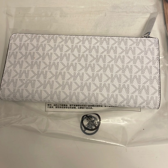 NWT Michael Kors Jet Set Wallet Saffiano Leather. - Picture 2 of 3